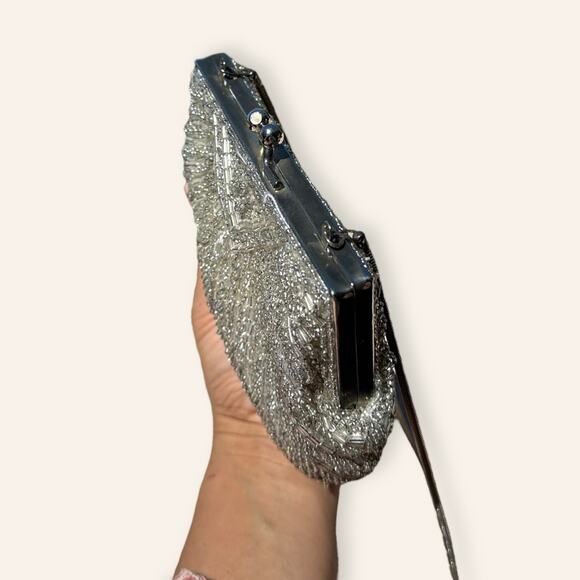 VTG Beaded Silver Kiss Lock Purse and White Clutch Bundle - Picture 5 of 8